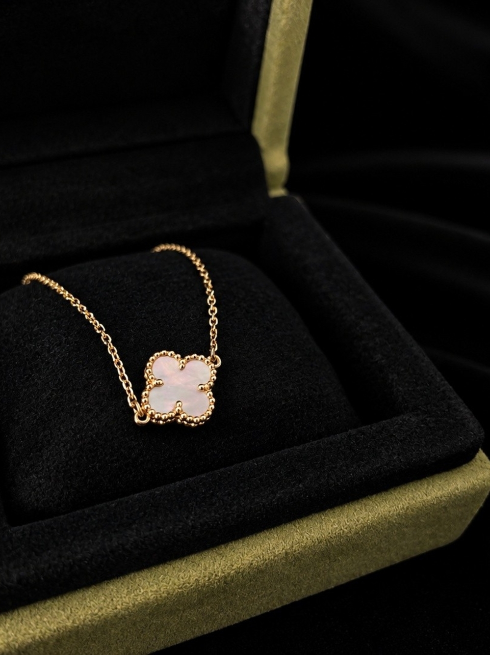 Van Cleef & Arpels Yellow Gold and White Mother of Pearl Sweet Alhambra Bracelet - Picture 4 of 5